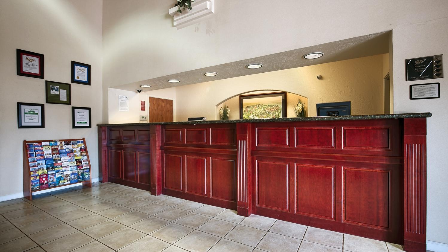 Best Western Plus Villa Del Lago Inn Patterson Exterior foto